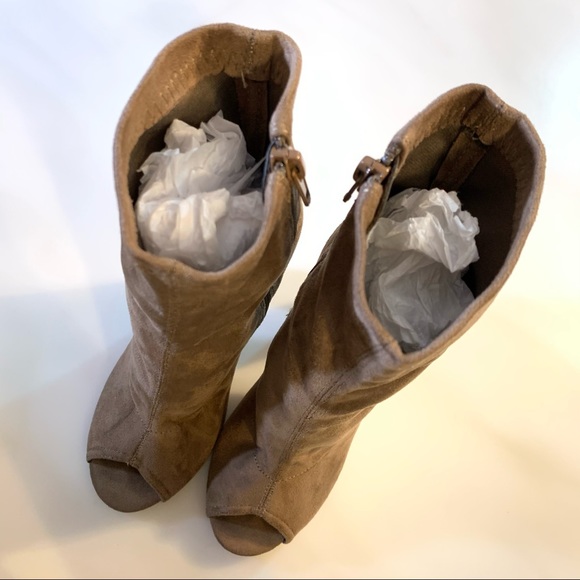 Womens Dark Taupe Agaci Suede High Ankle Block Heels! - Picture 6 of 9